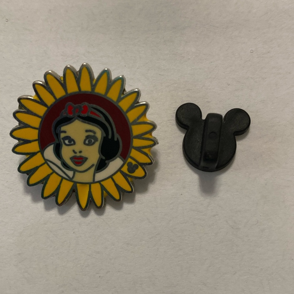 Disney’s Snow White Trading Pin, Hidden Mickey